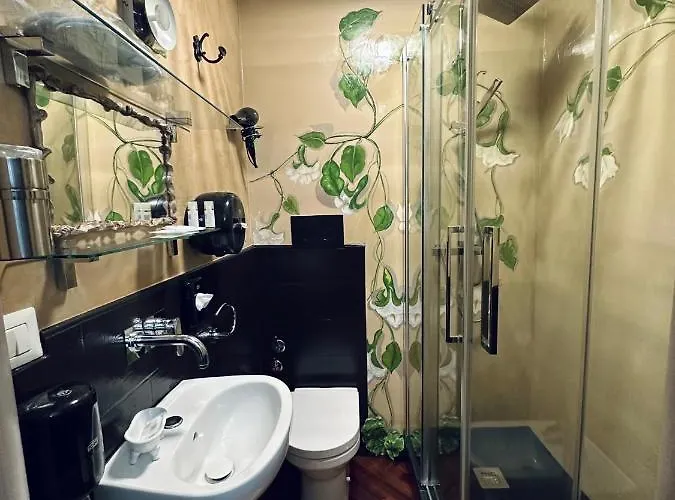 לינה וארוחת בוקר Estes 4*