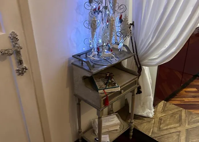 לינה וארוחת בוקר Estes 4*