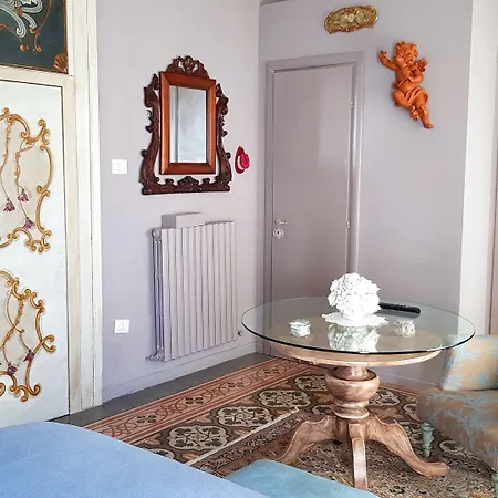 Couette-café Estes Crotone