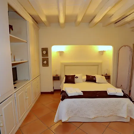 Estes Bed and Breakfast Κρότωνας
