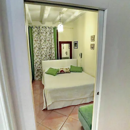 Estes Couette-café Crotone